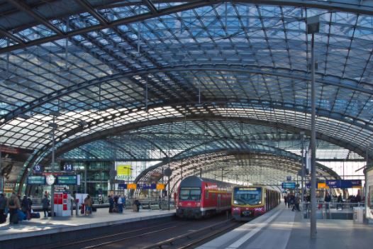 Train მოგზაურობა გერმანია, მატარებლის სადგური, ბანჰოფი