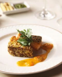 Delicious biadh as fheàrr biadh air bòrd a 'Belmond Hiram
