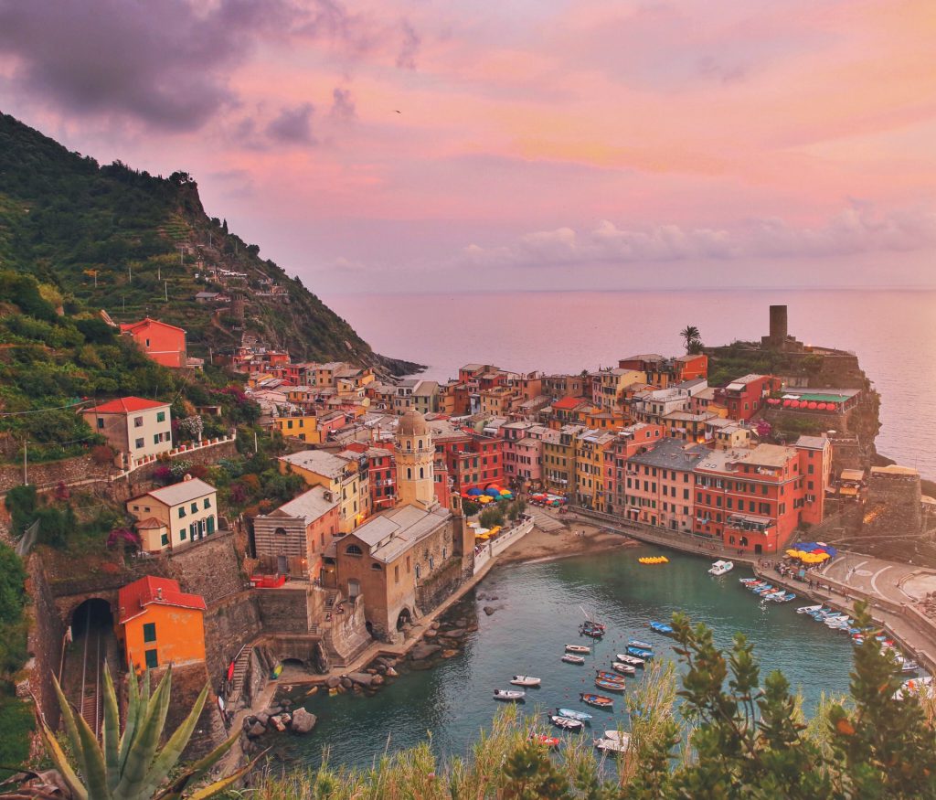 Vernazza, Cinque Terre Hiking Trail Morning Viewpoint