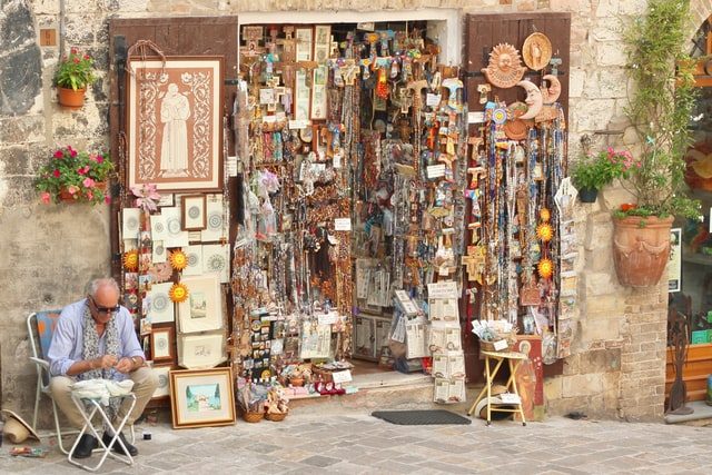 Local Home Decor Souvenirs Shop